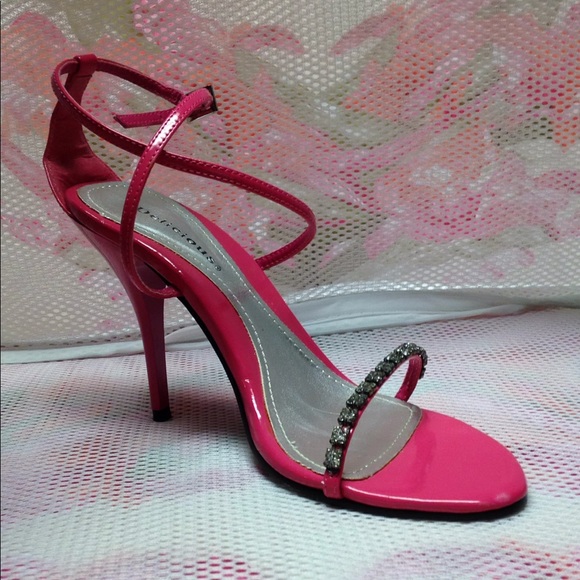 Heels - Picture 2 of 4